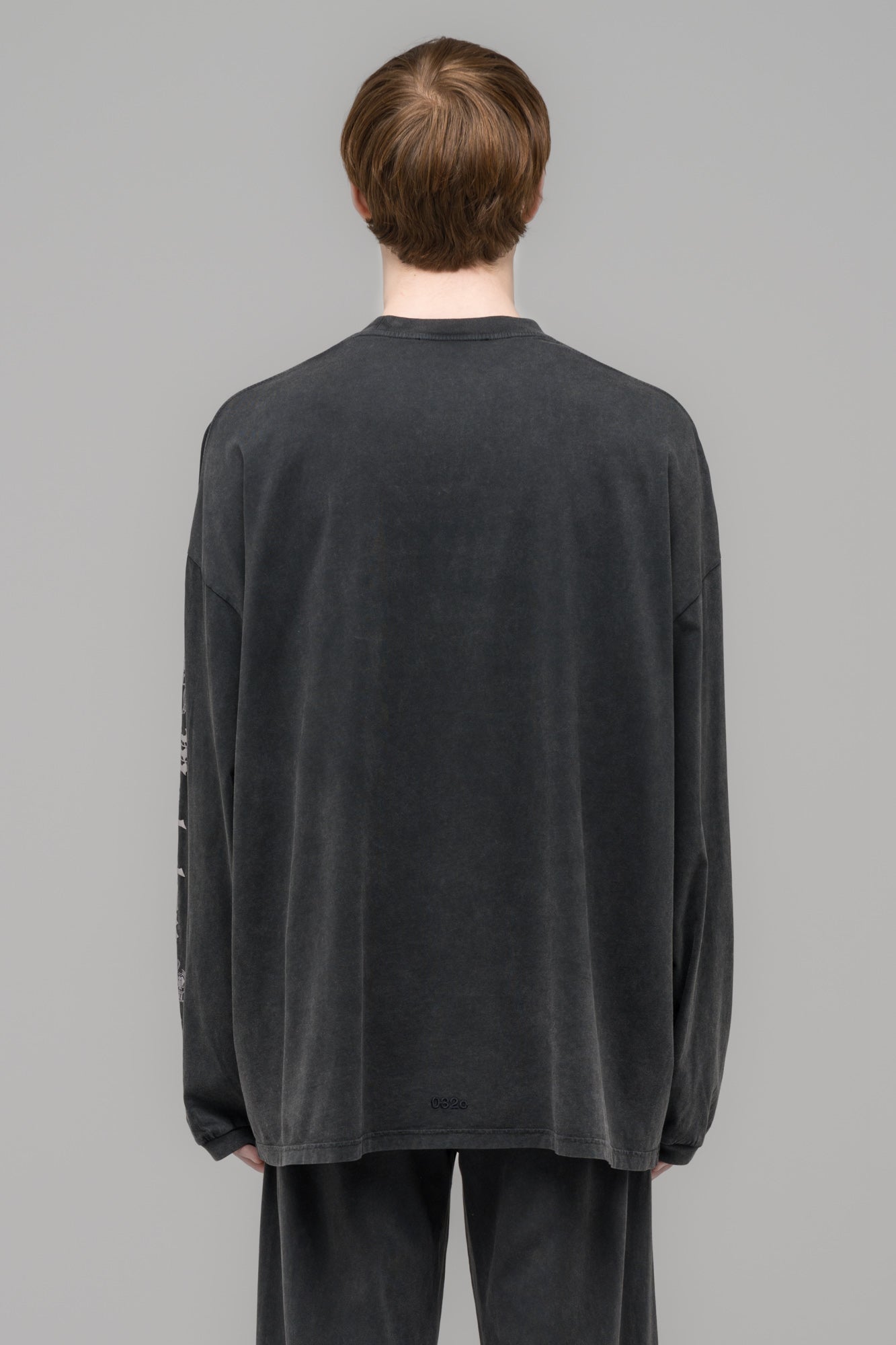 "HARDCORE WELLNESS" OVERSIZED LONGSLEEVE - 032c