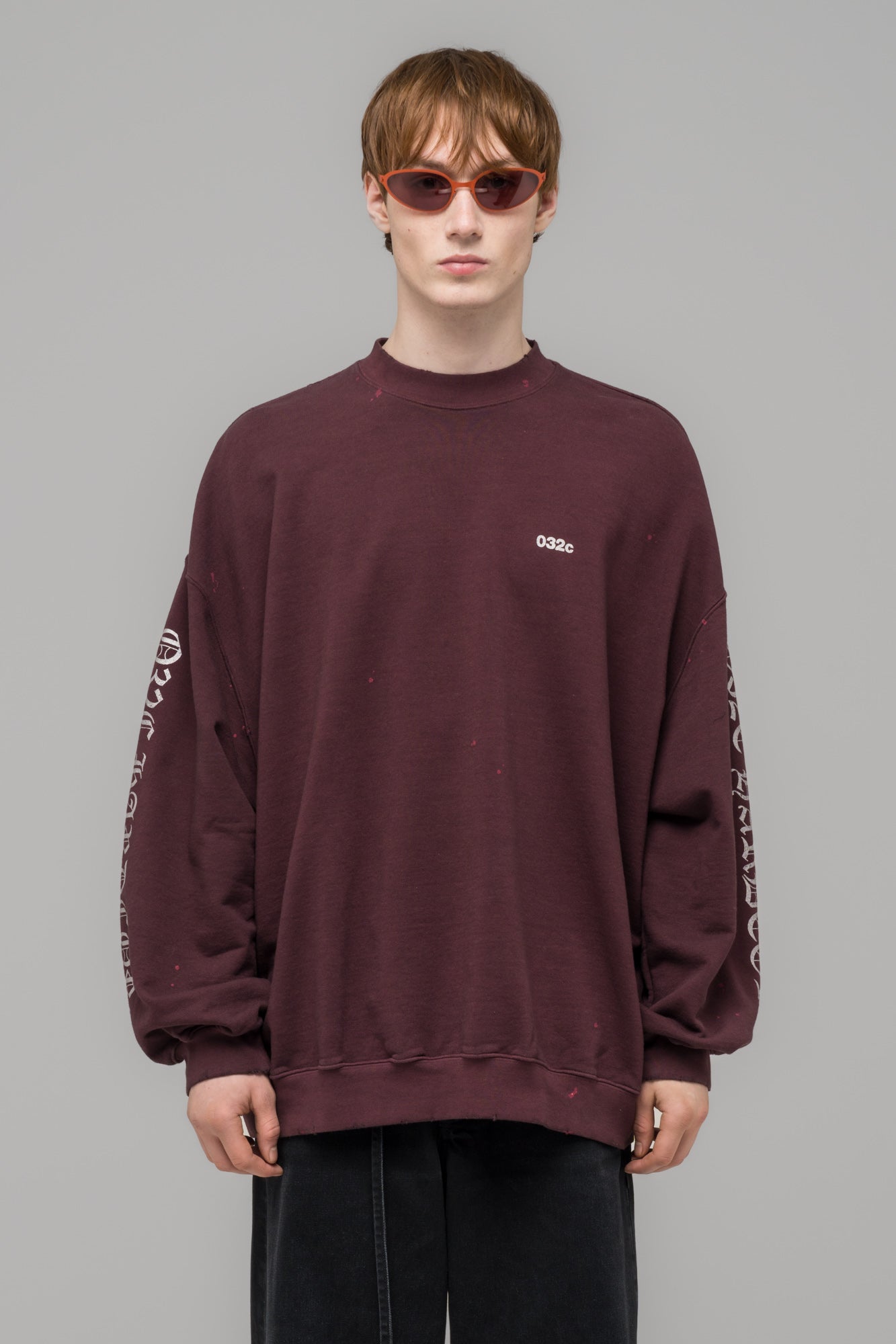 "HARDCORE SINCE 2001" OVERSIZED CREWNECK - 032c