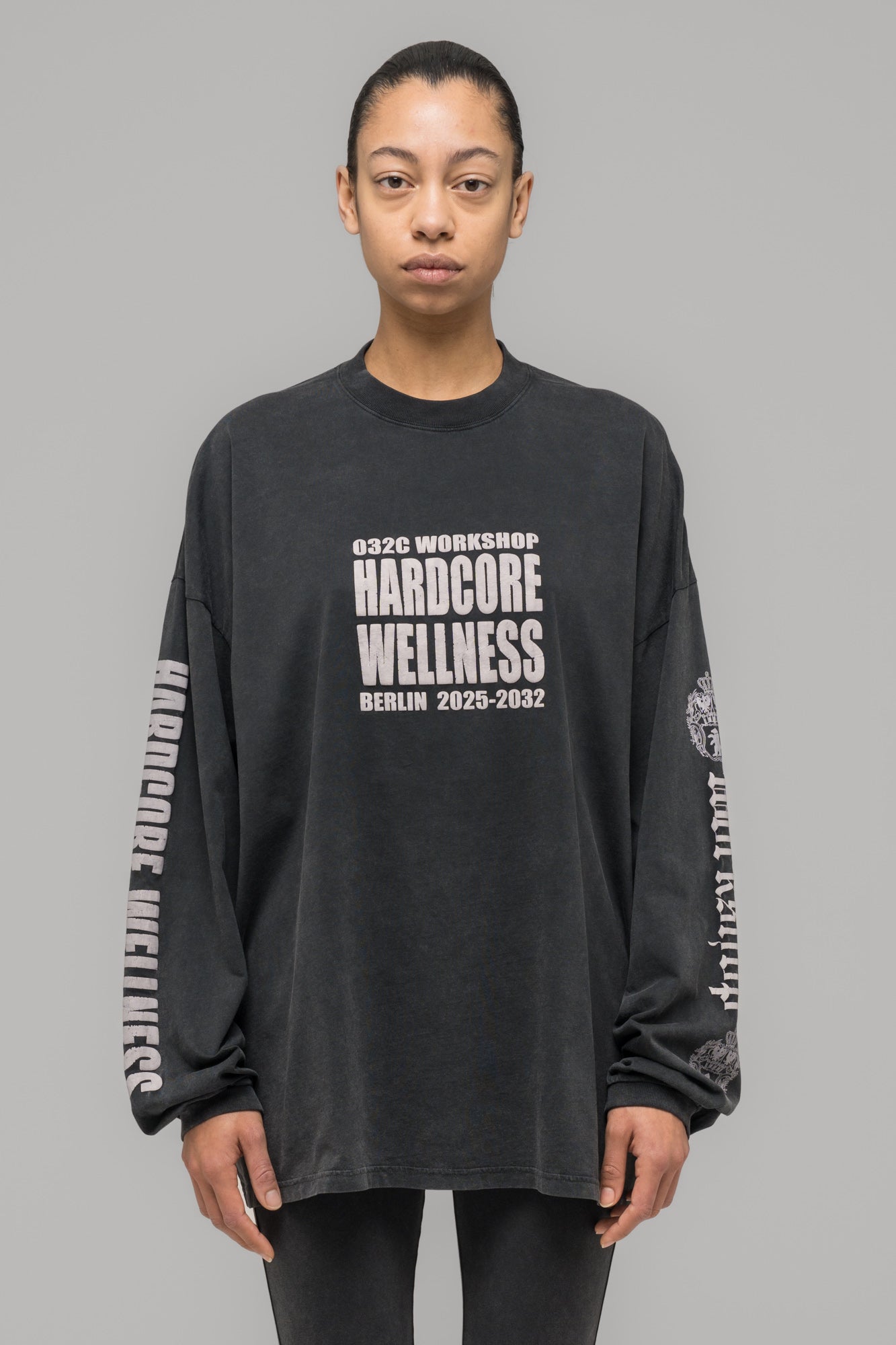 "HARDCORE WELLNESS" OVERSIZED LONGSLEEVE