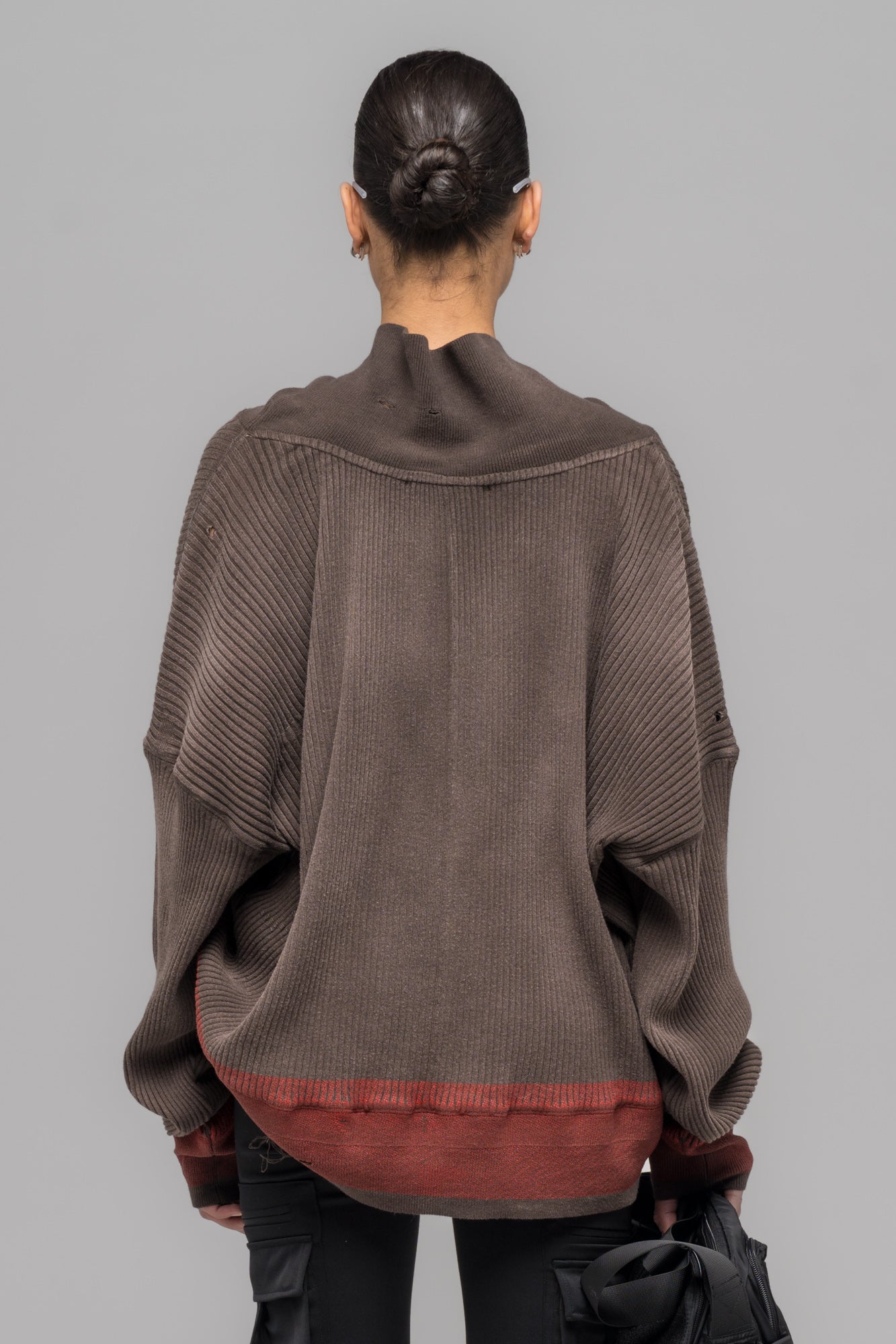 "TRAILER" KNIT TURTLENECK