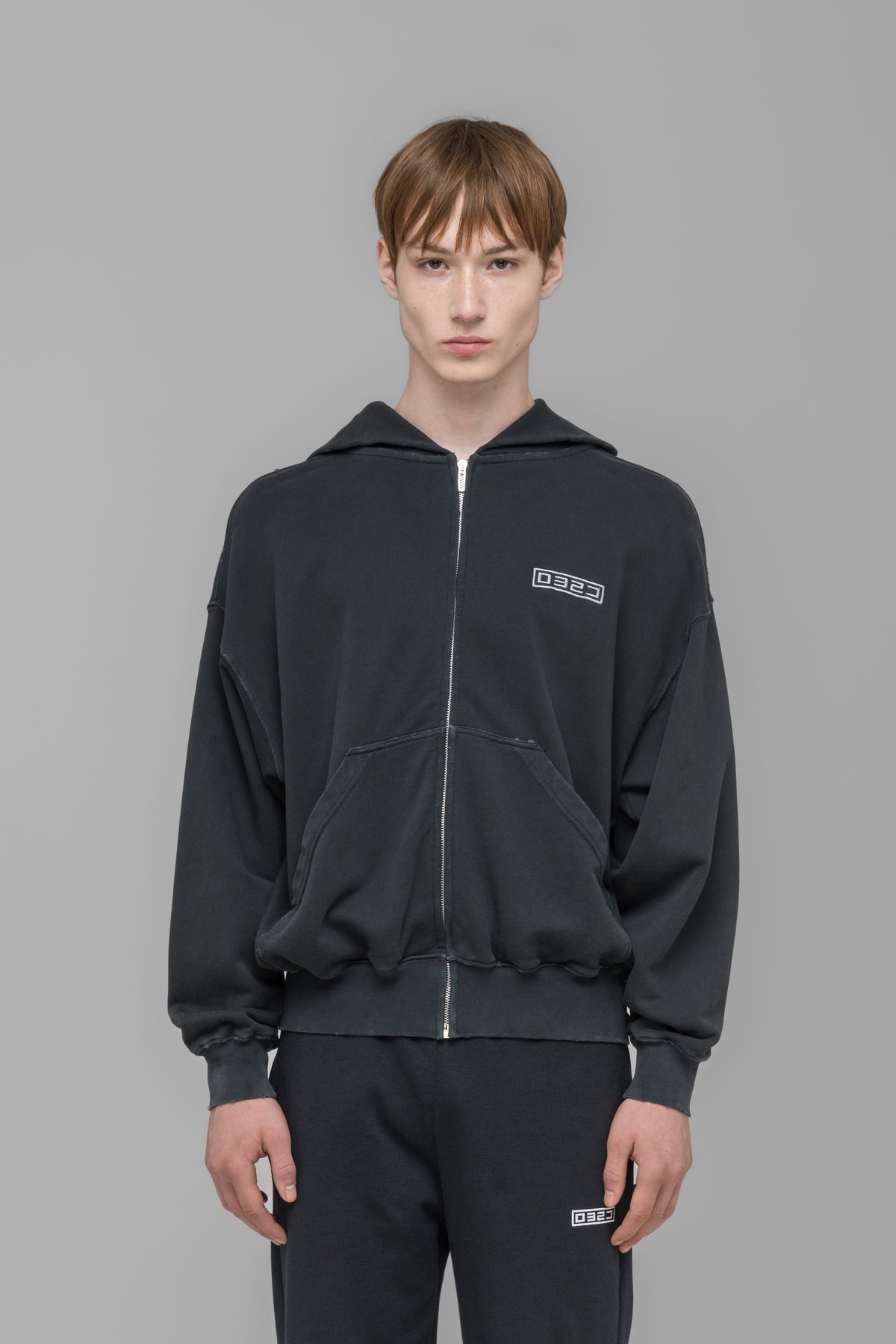 "ROUTINE" ZIP HOODIE FADED BLACK