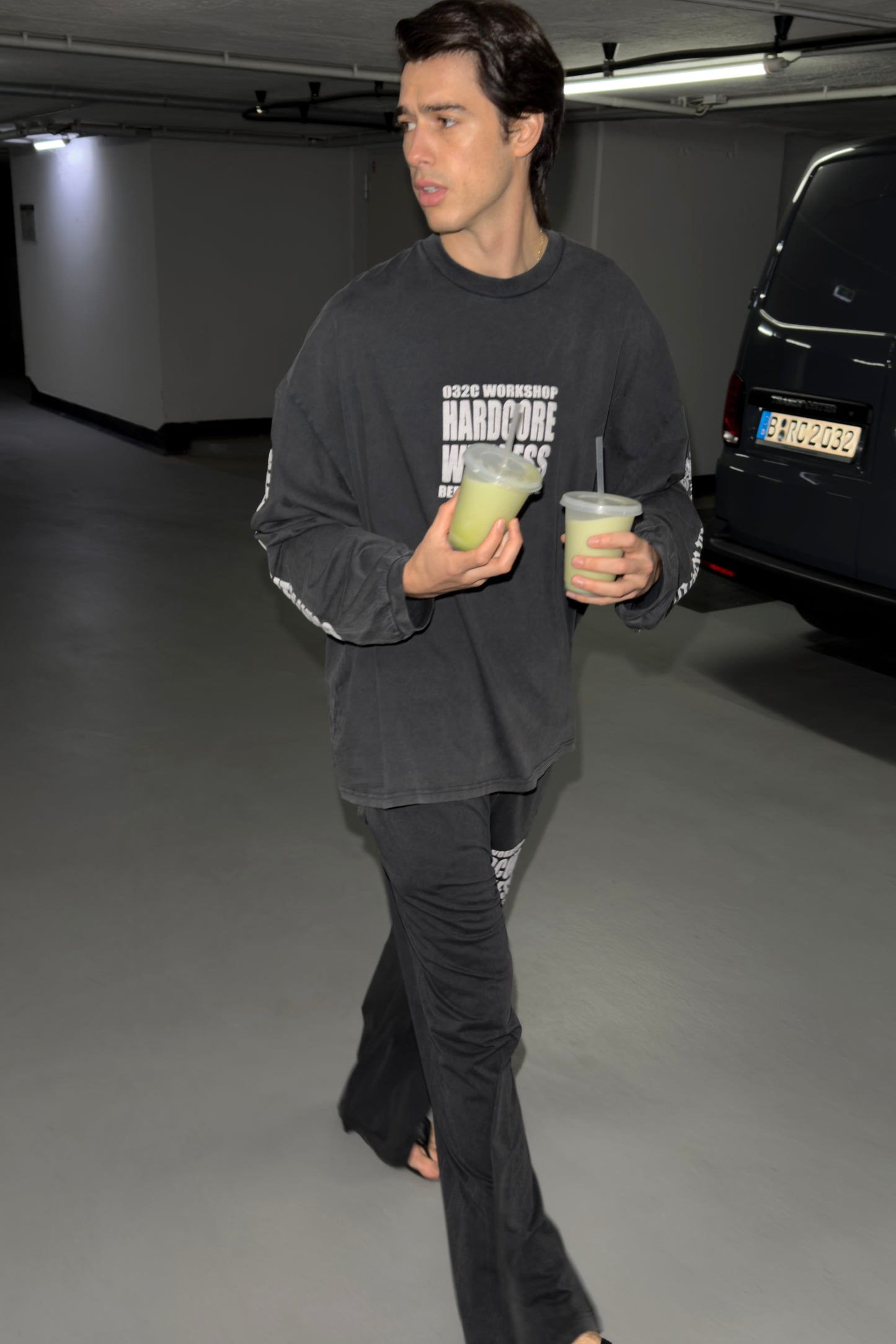 "HARDCORE WELLNESS" OVERSIZED LONGSLEEVE