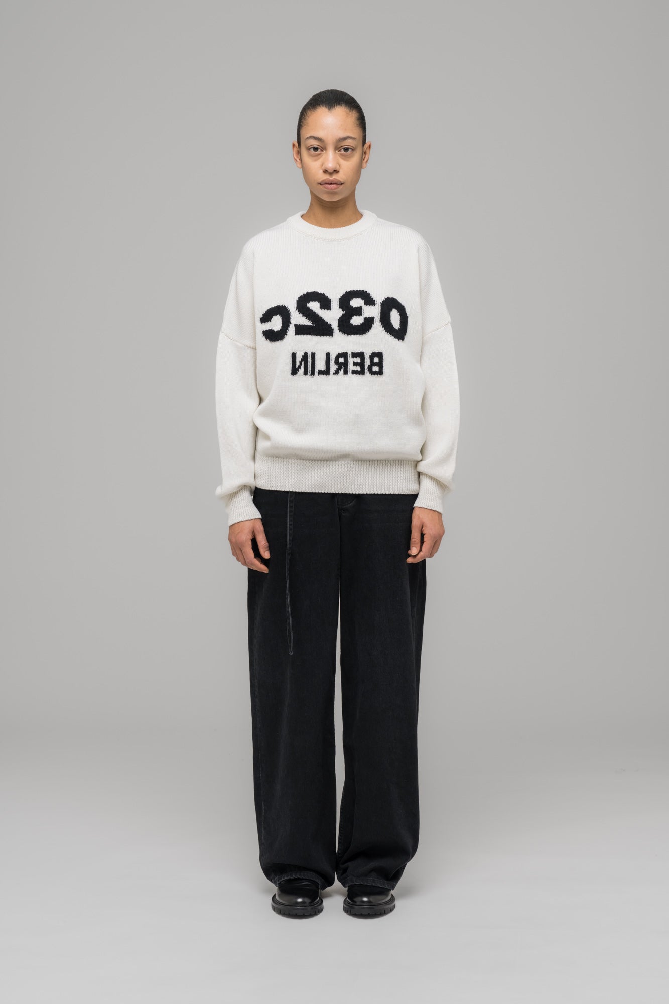 "SELFIE" SWEATER WHITE/BLACK