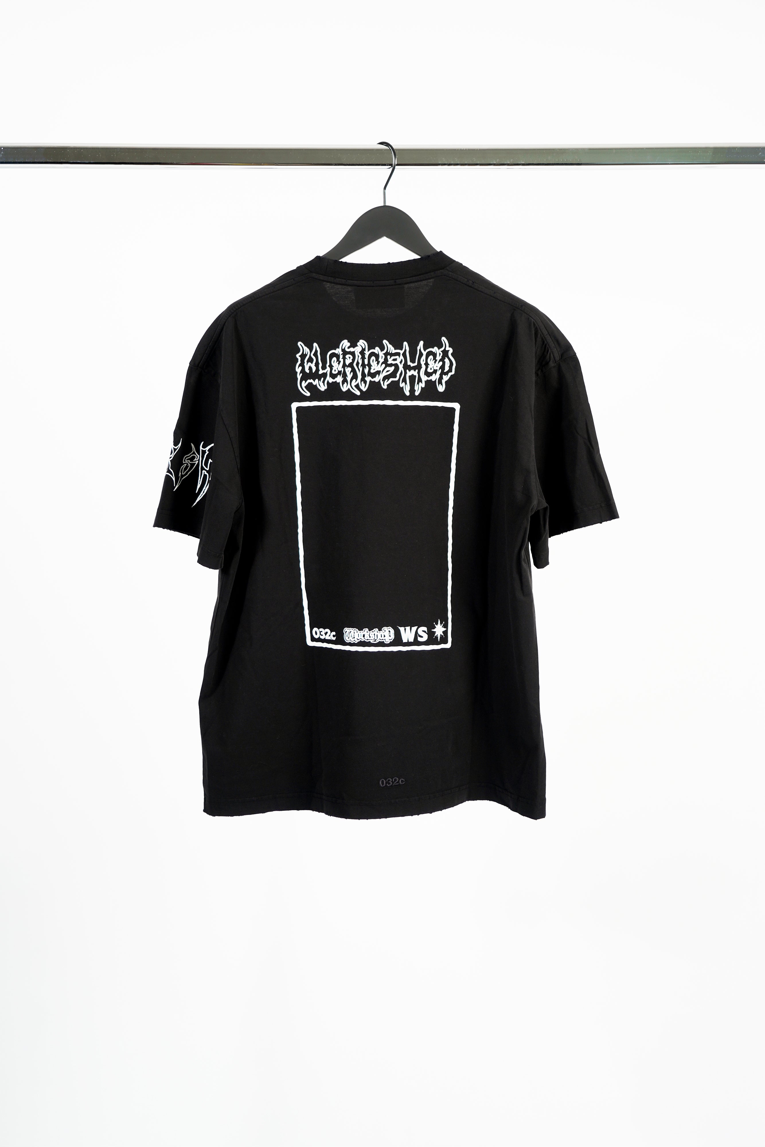 "ARMOUR" T-SHIRT