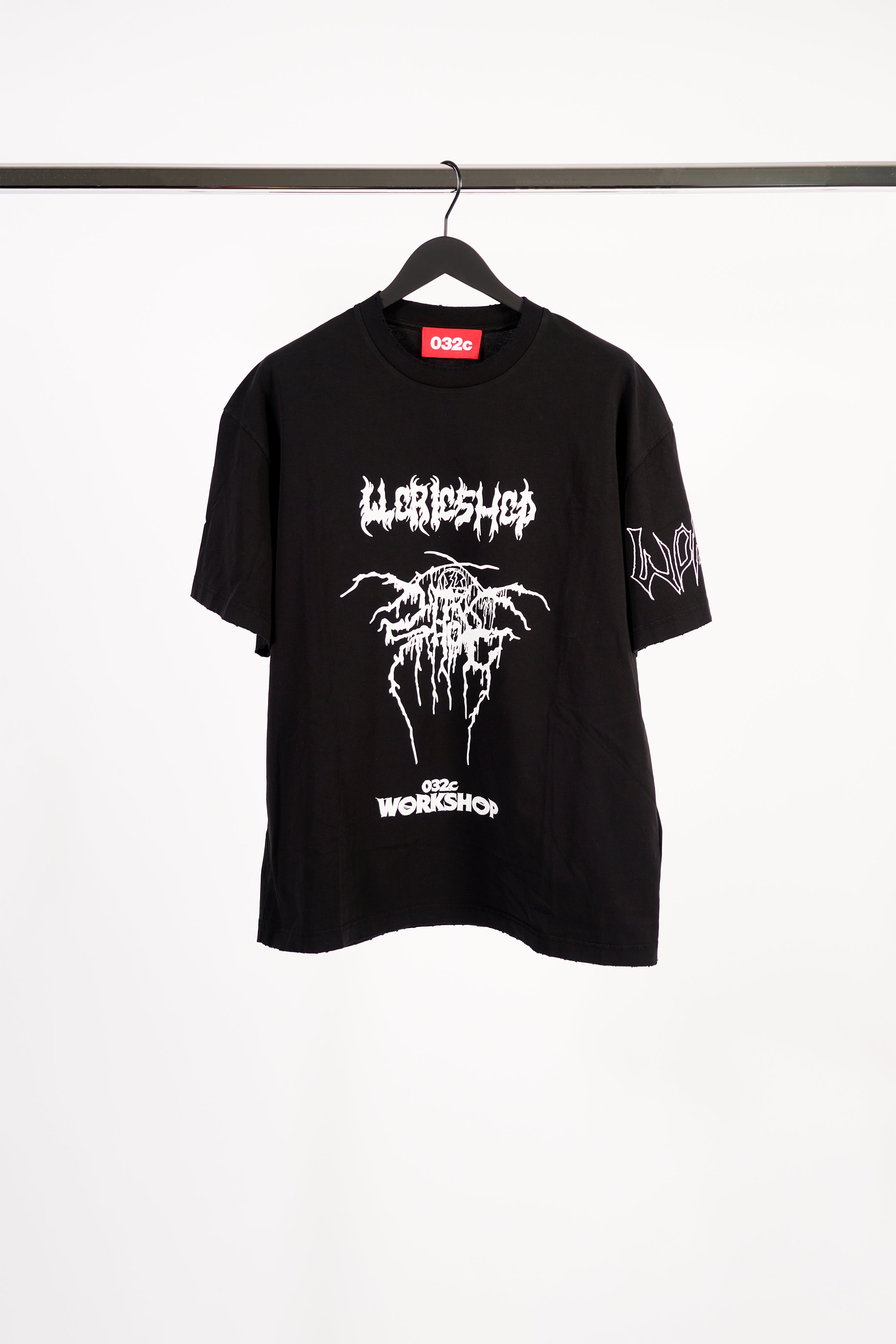 "ARMOUR" T-SHIRT