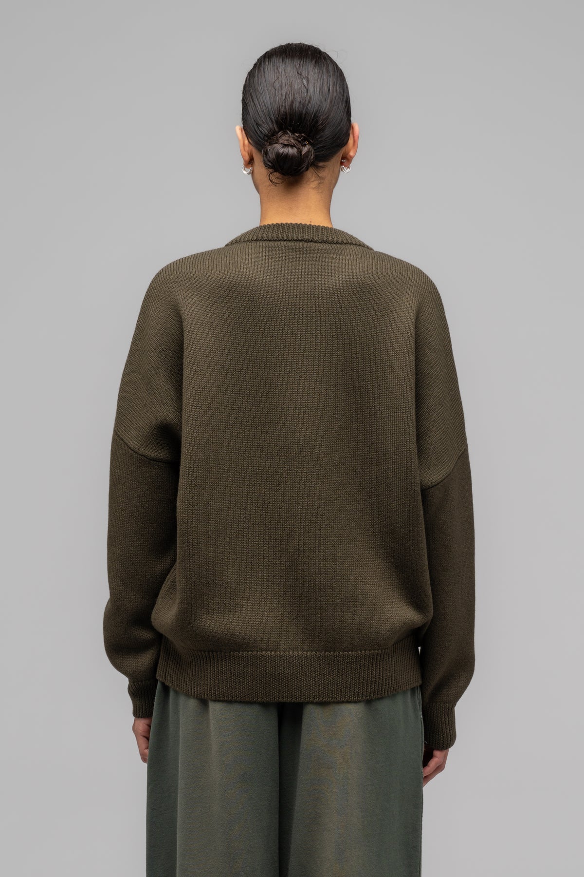 "SELFIE" SWEATER OLIVE DRAB