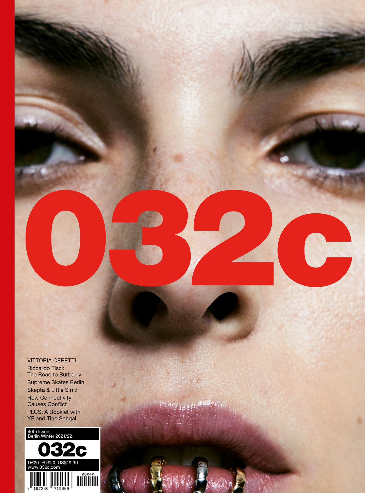 #40 ISSUE - WINTER 2021/2022 - - - 032c